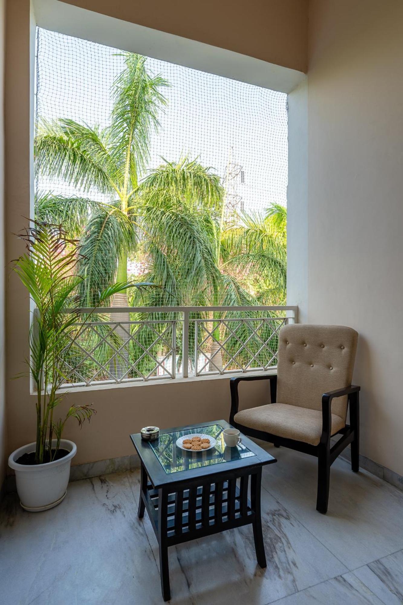 Nine Palms Resort Джайпур Екстериор снимка