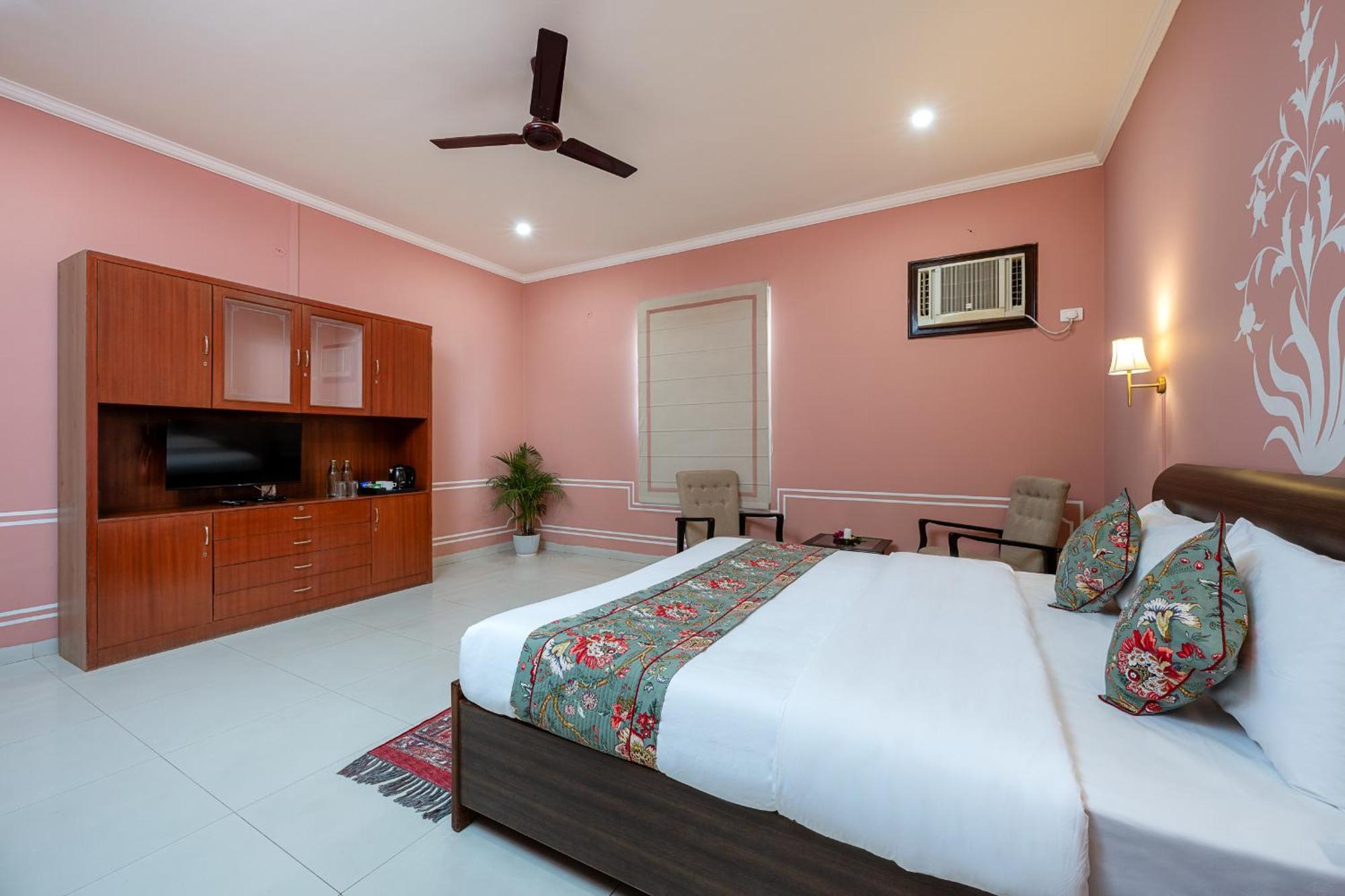 Nine Palms Resort Джайпур Екстериор снимка