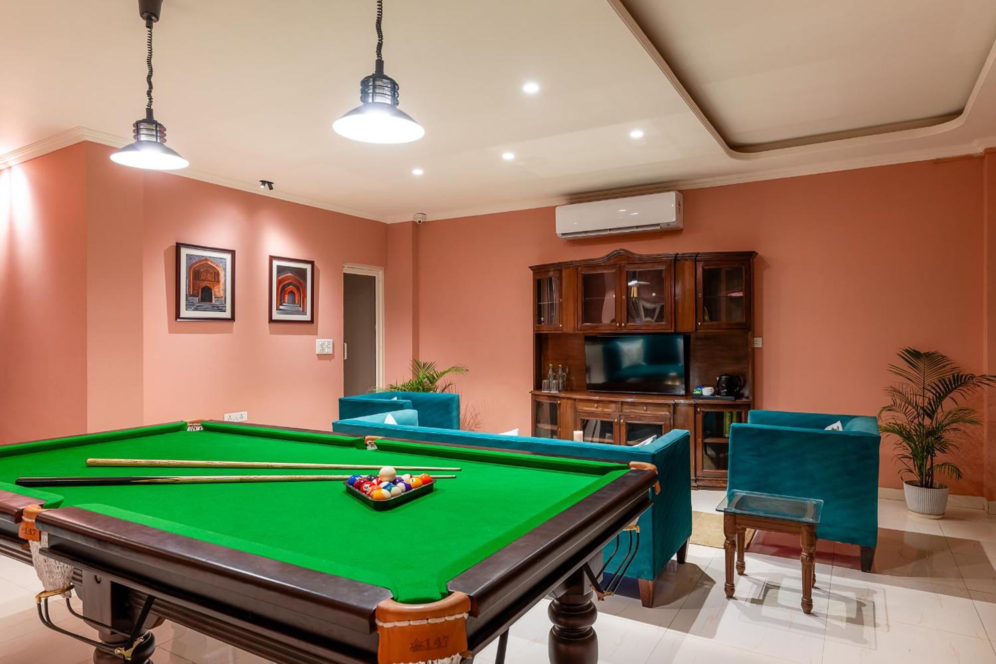Nine Palms Resort Джайпур Екстериор снимка